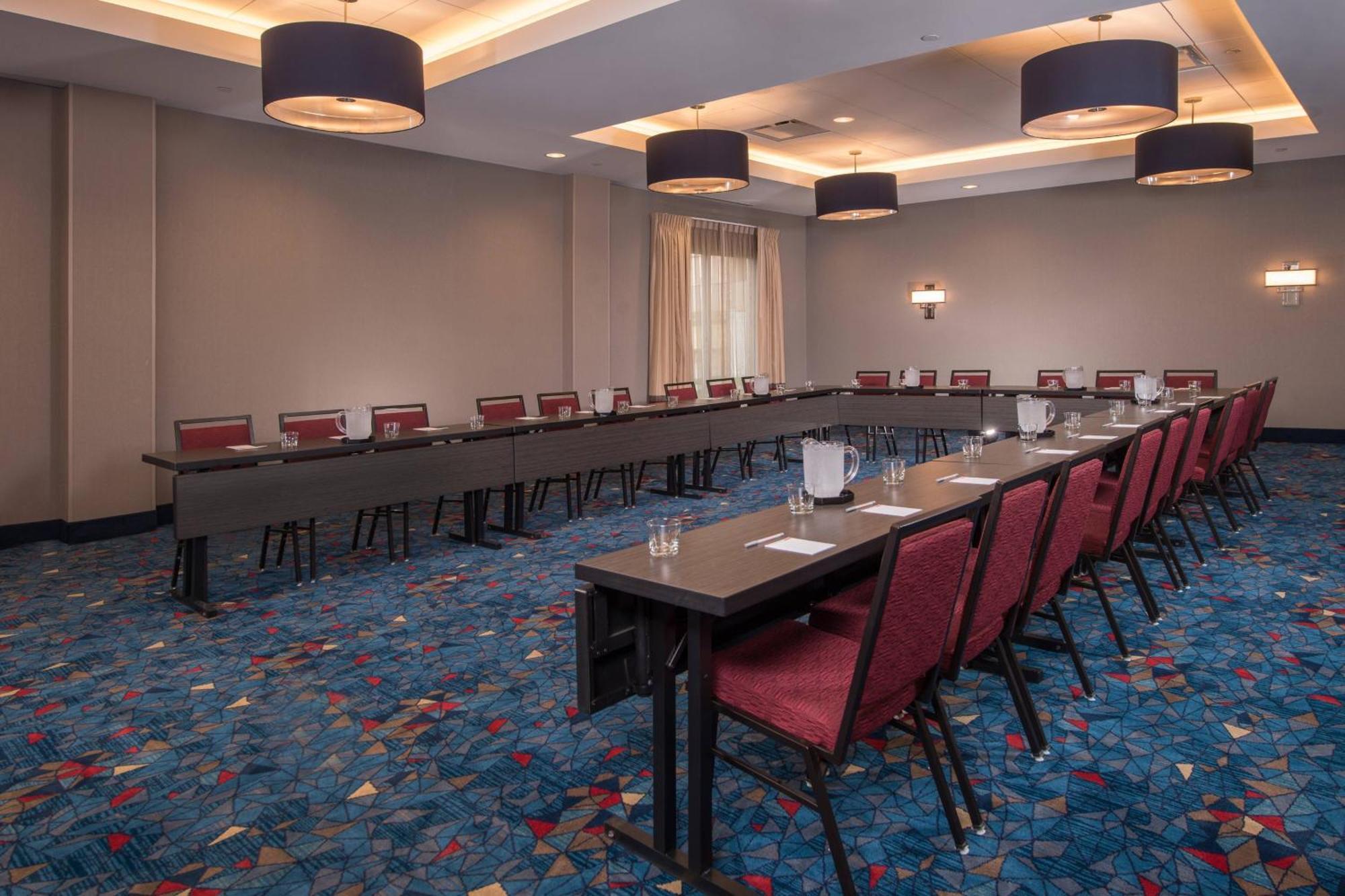 Towneplace Suites By Marriott Altoona Extérieur photo