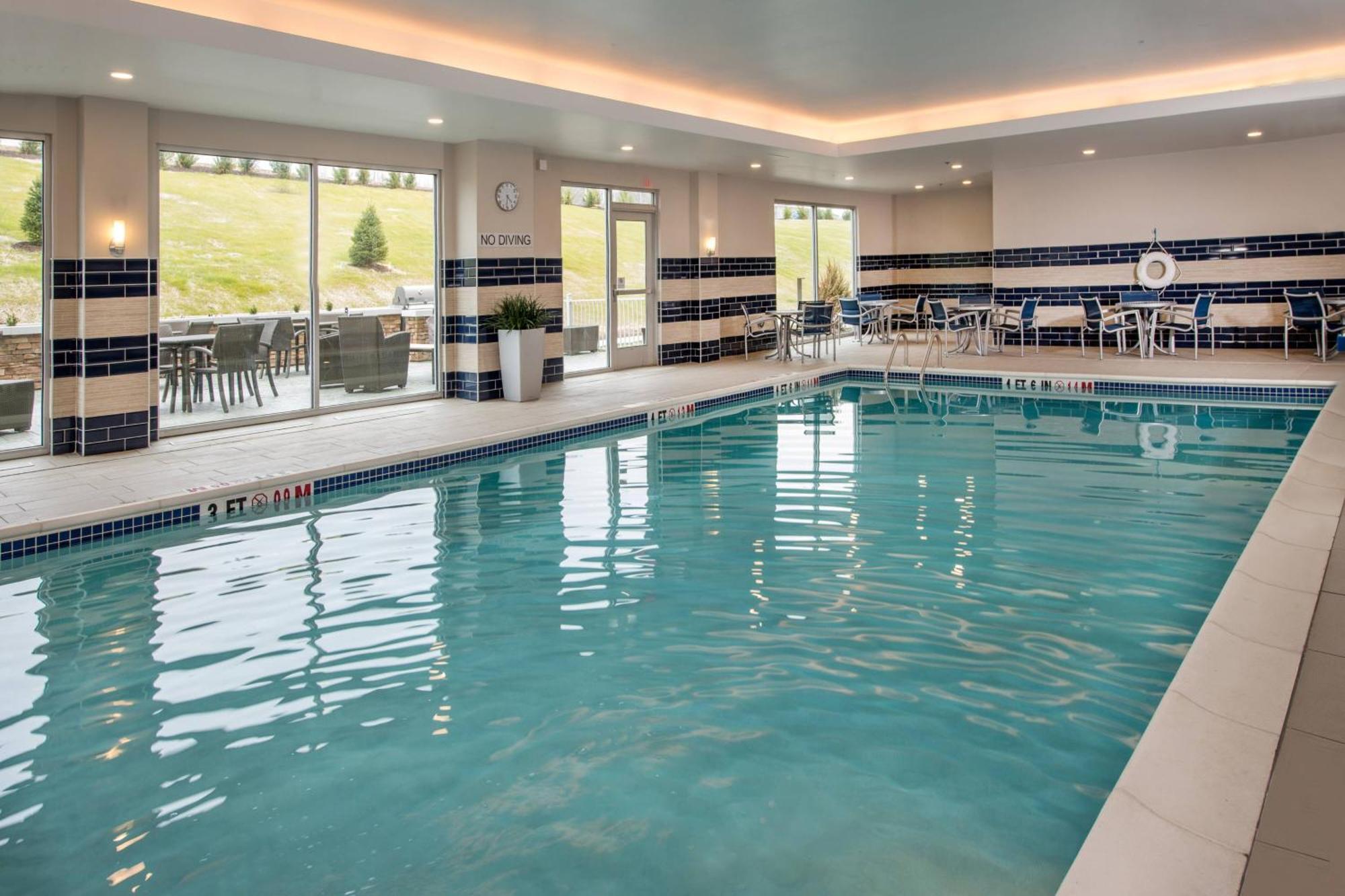 Towneplace Suites By Marriott Altoona Extérieur photo