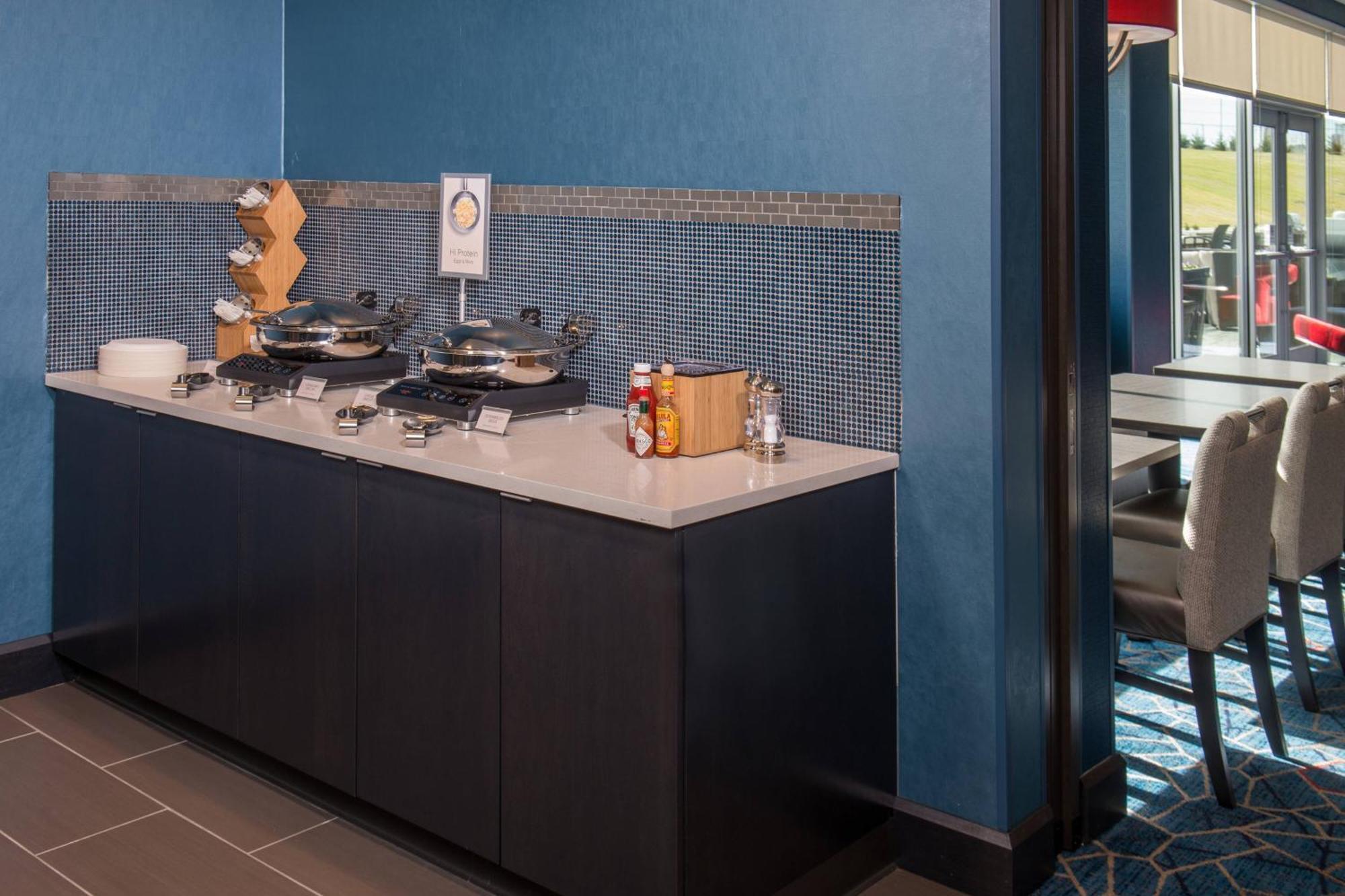 Towneplace Suites By Marriott Altoona Extérieur photo