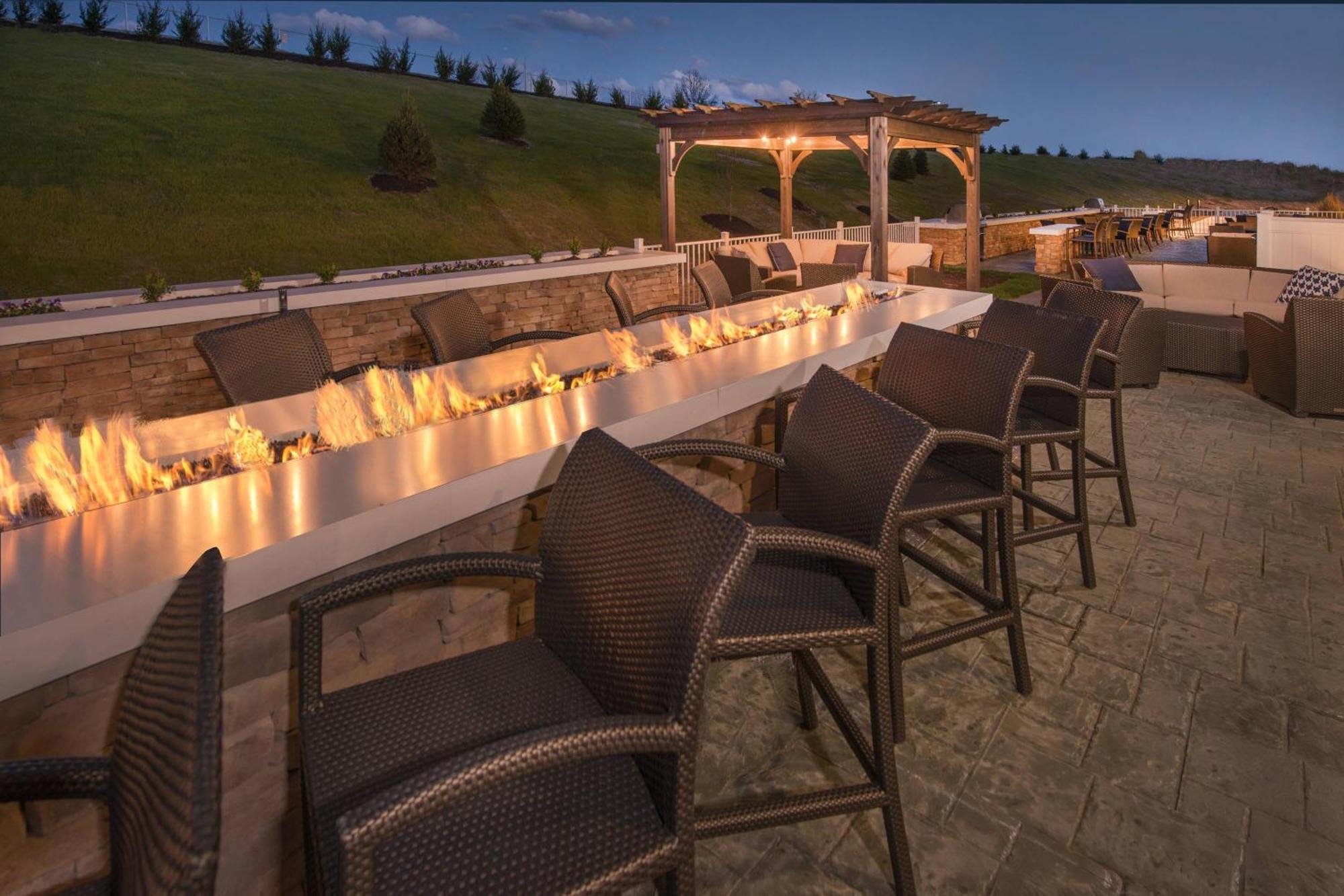 Towneplace Suites By Marriott Altoona Extérieur photo