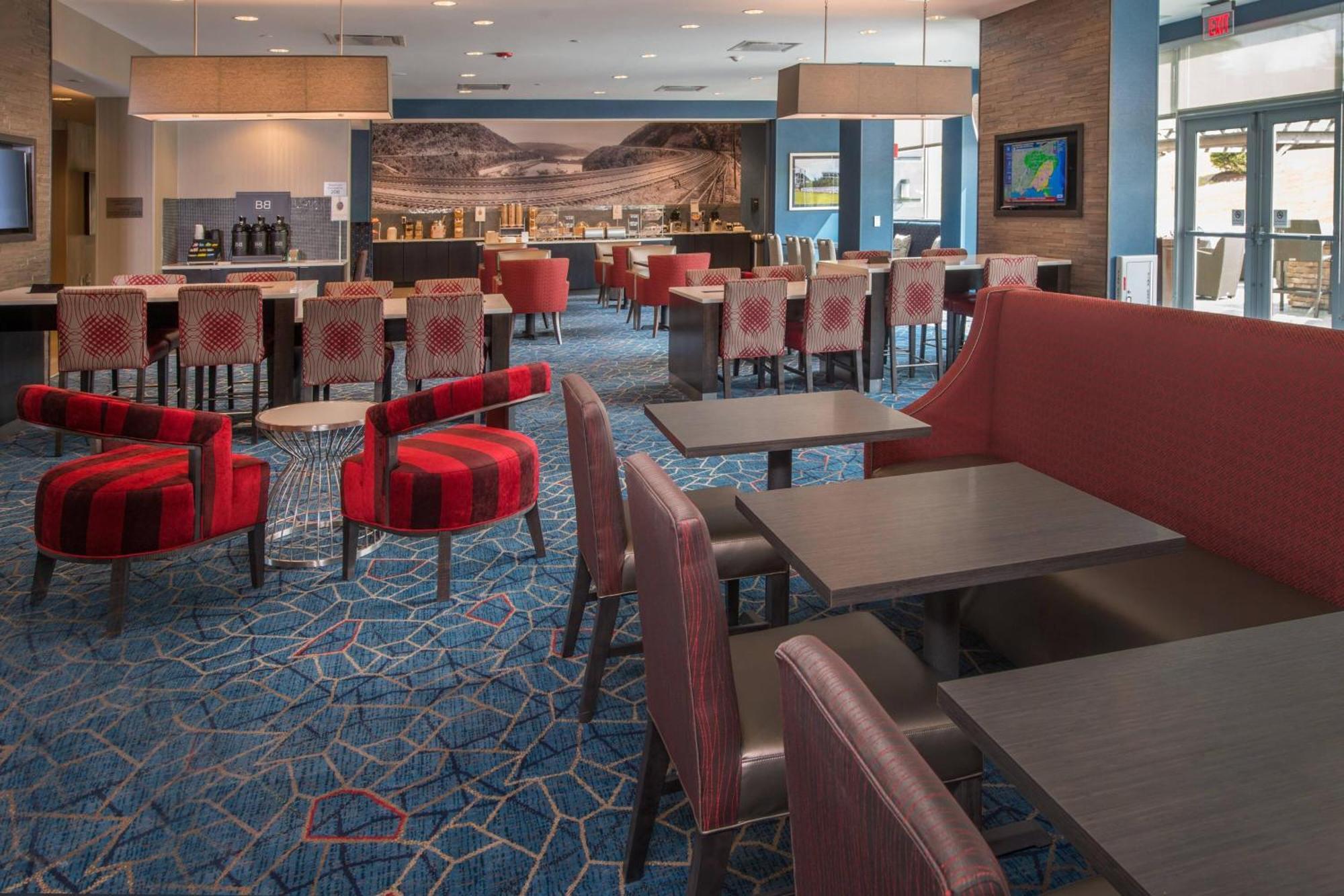 Towneplace Suites By Marriott Altoona Extérieur photo