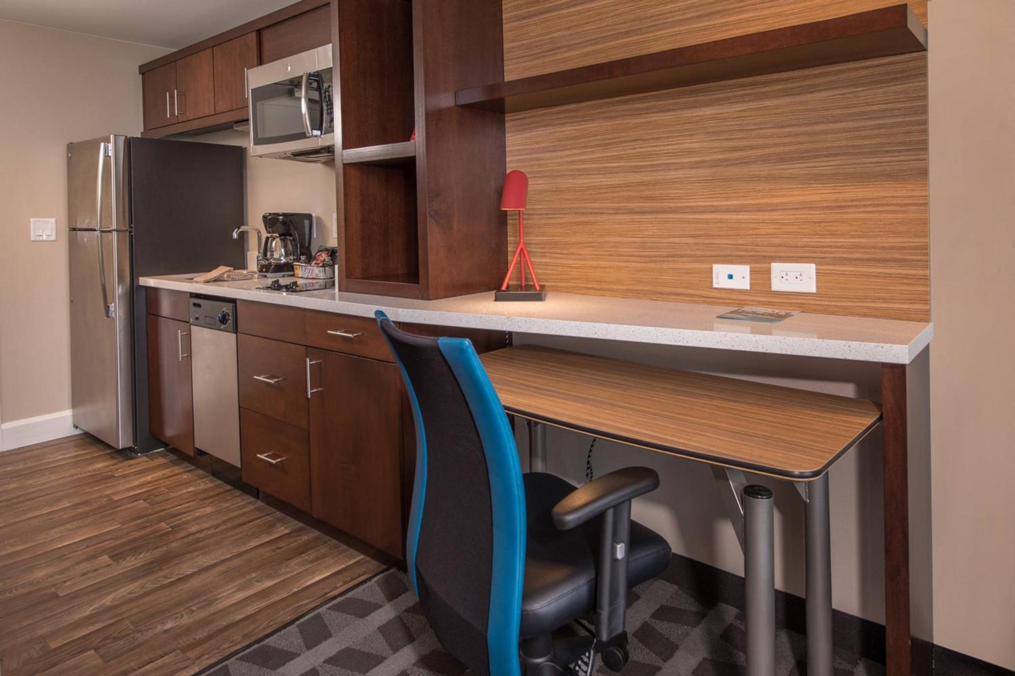 Towneplace Suites By Marriott Altoona Extérieur photo