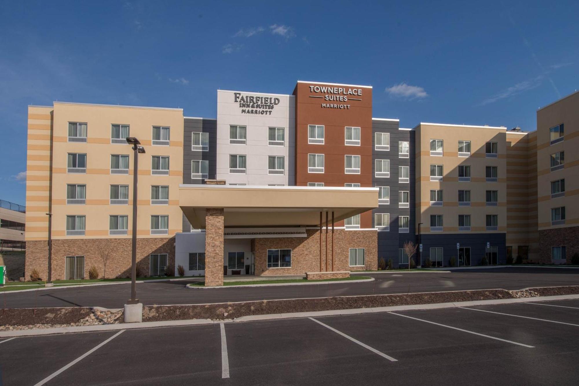 Towneplace Suites By Marriott Altoona Extérieur photo